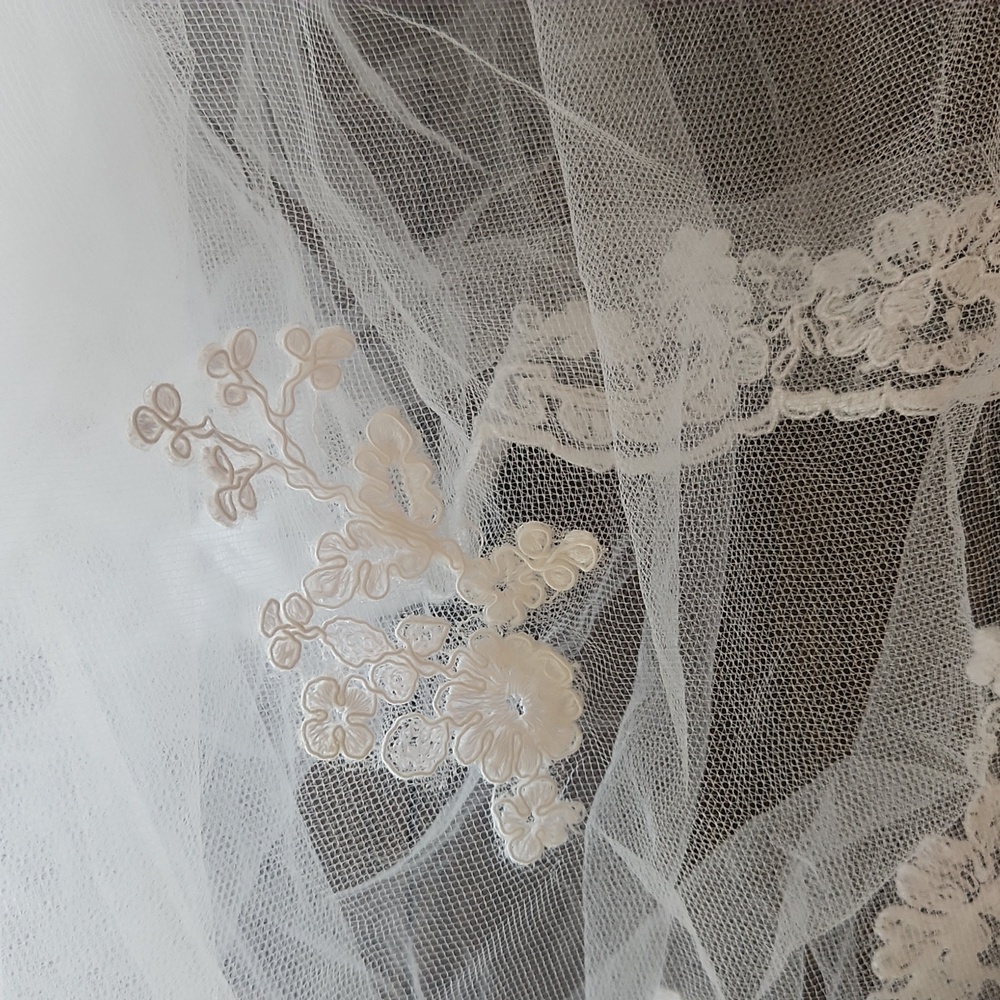 Cathedral Length Wedding Veil - Picture 4 of 7